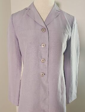 Light Lavender Women's Button-Front Coat Blazer. Size 4. 55% Linen 45% Silk.
